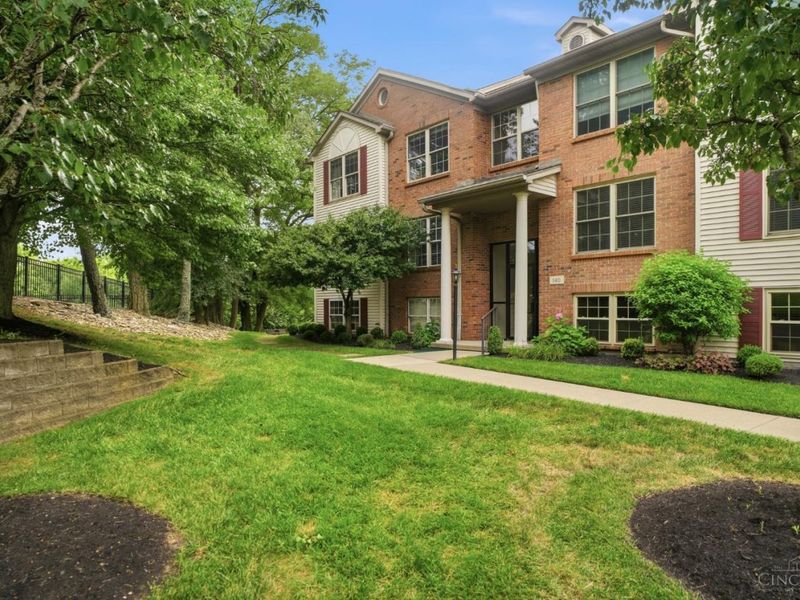 140 Palisades Point, Unit 5, Cincinnati, OH 45238 Photo 3