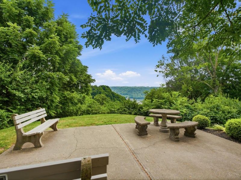 140 Palisades Point, Unit 5, Cincinnati, OH 45238 Photo 33