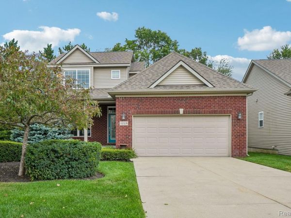 1225 Cambridge Circle, Waterford Township, Mi 48327