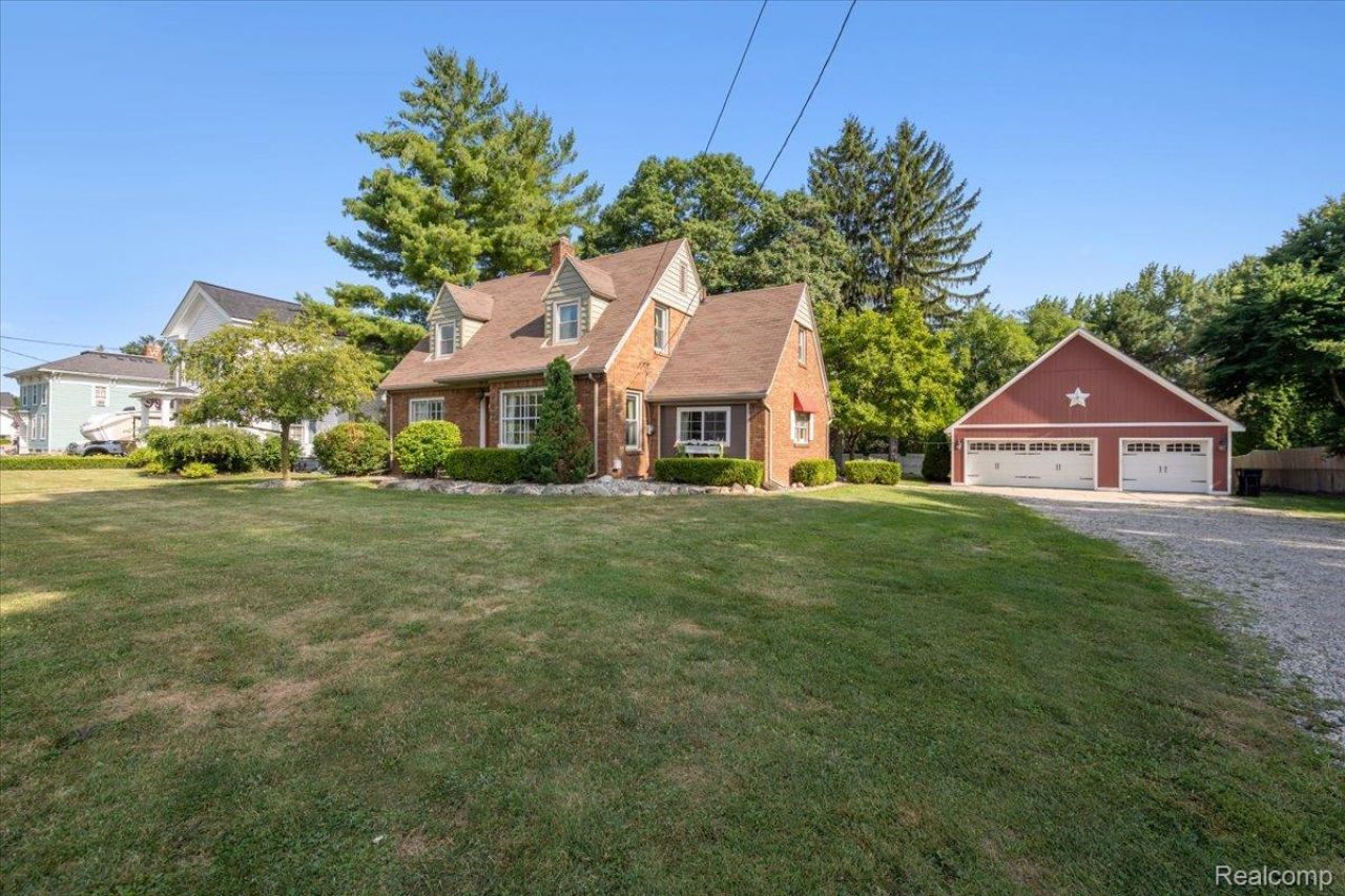 707 E Grand River Avenue, Fowlerville Village, Mi 48836 Main Photo