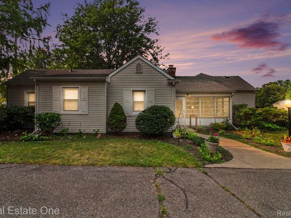 9116 Hix Road, Livonia, Mi 48150