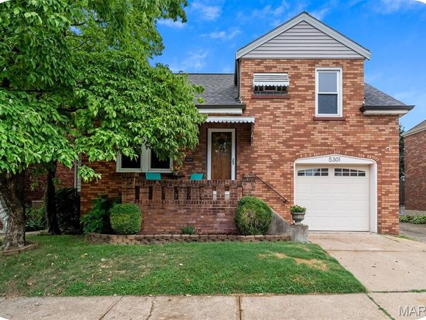 5301 Sunshine Drive, St Louis, MO 63109