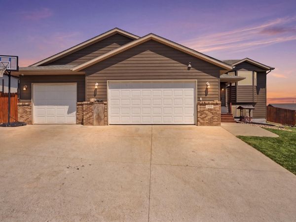 1106 LENNON LANE, Rapid City, SD 57701