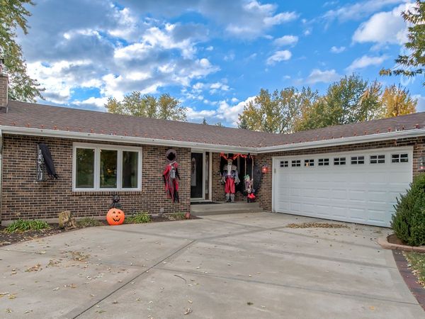 1605 S Regan Road , New Lenox, IL 60451