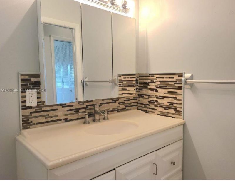 2528 Emory Dr , Unit C, Palm Beach, FL 33415 Photo