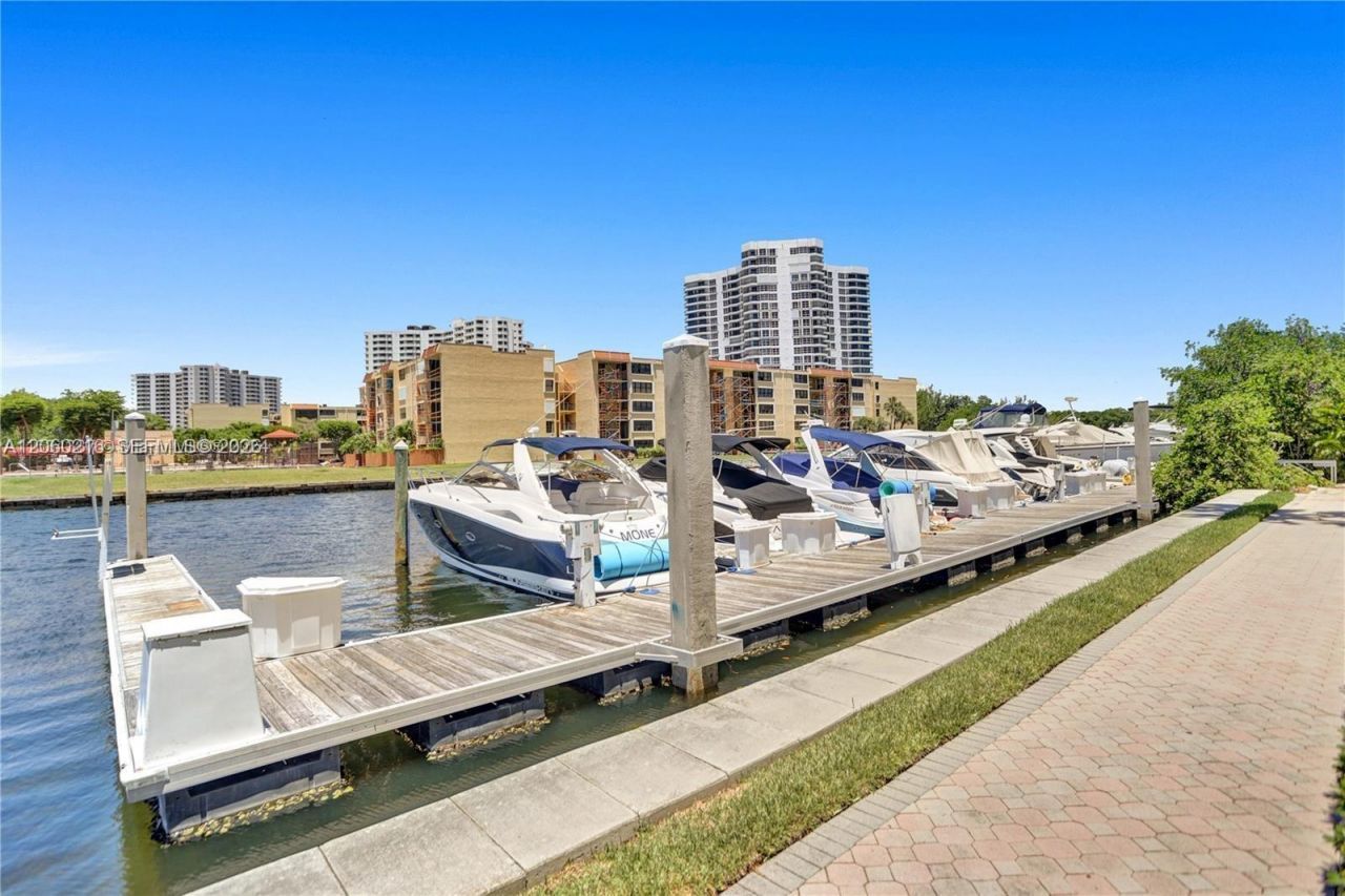 3600 Mystic Pointe Dr, Unit 1111, Aventura, FL 33180 Photo