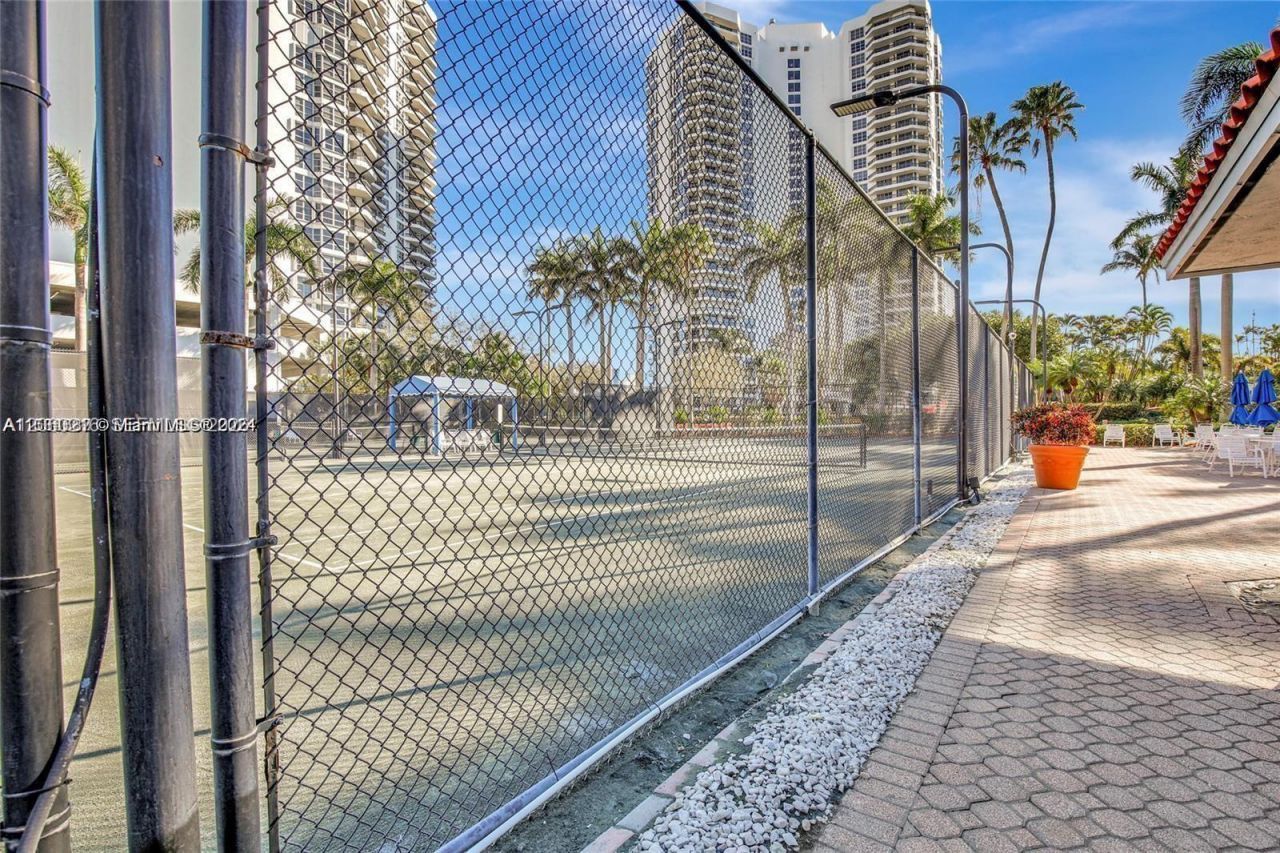 3600 Mystic Pointe Dr, Unit 1111, Aventura, FL 33180 Photo