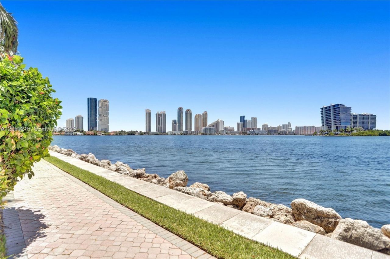 3600 Mystic Pointe Dr, Unit 1111, Aventura, FL 33180 Photo
