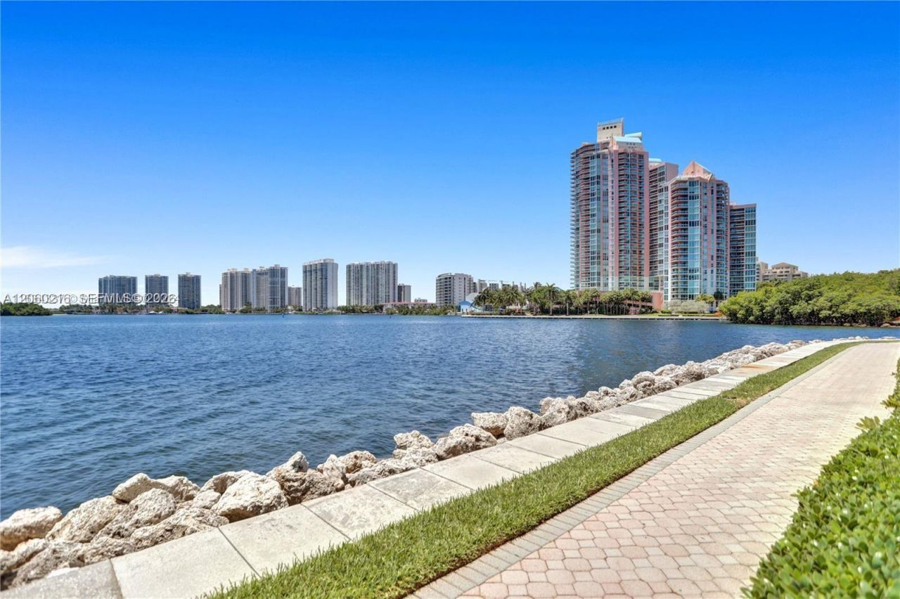 3600 Mystic Pointe Dr, Unit 1111, Aventura, FL 33180 Photo
