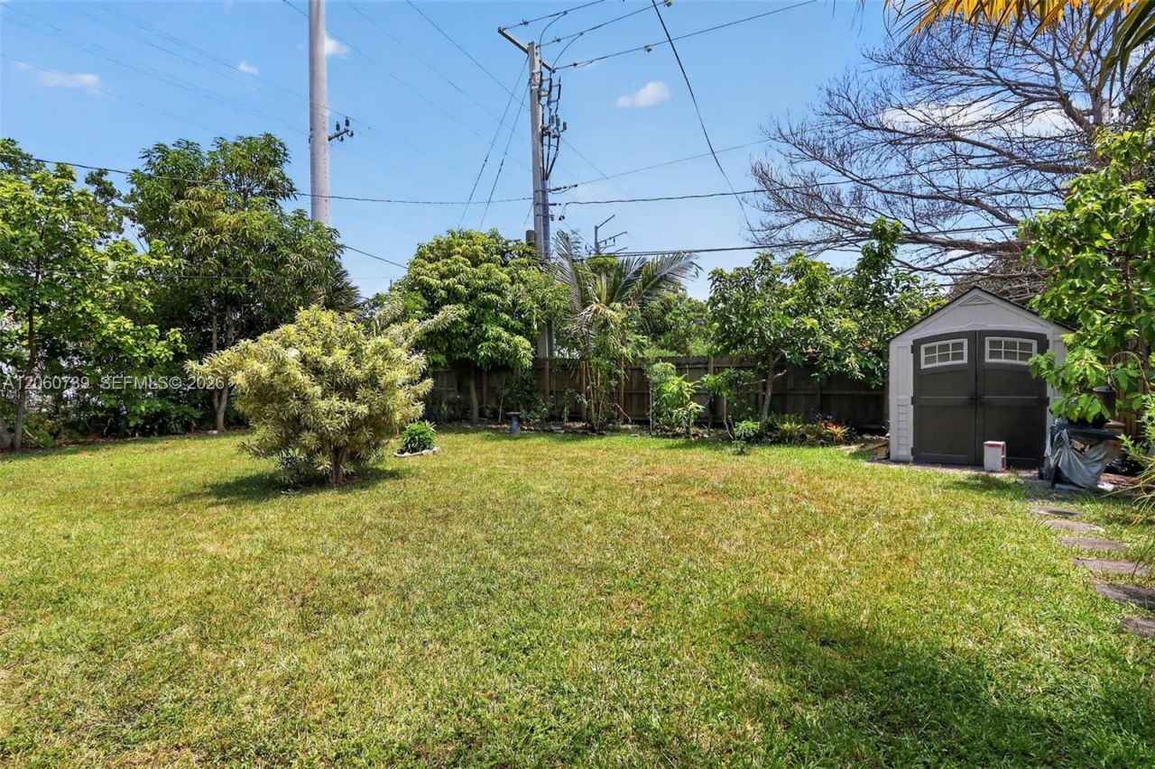 1390 NE 129th St, North Miami, FL 33161 Photo