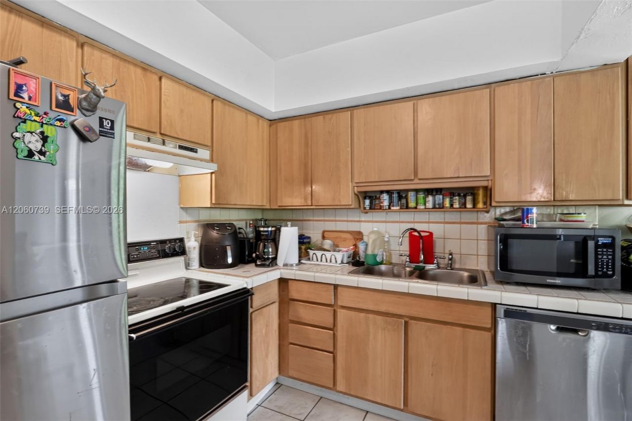 1390 NE 129th St, North Miami, FL 33161 Photo