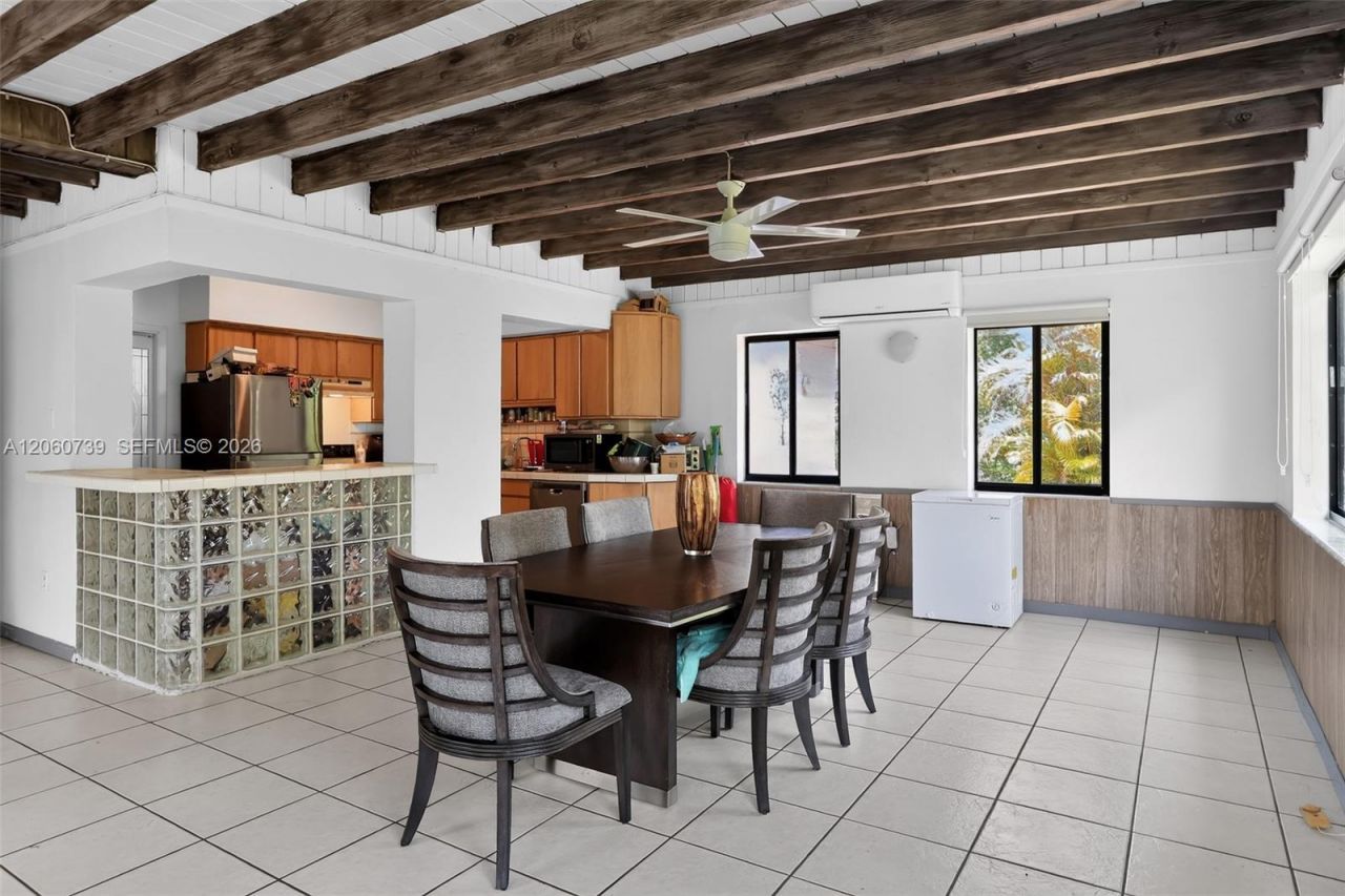1390 NE 129th St, North Miami, FL 33161 Photo