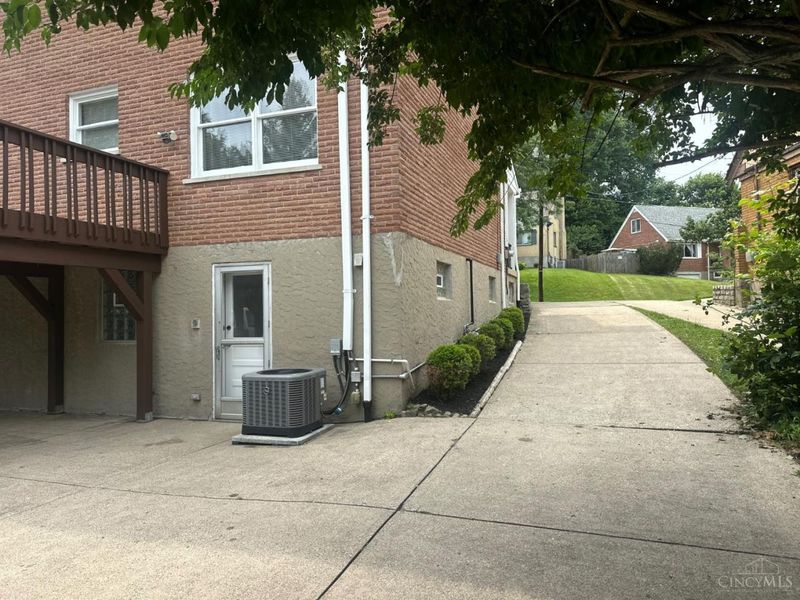 2715 Powell Drive, Cincinnati, OH 45211 Photo 62