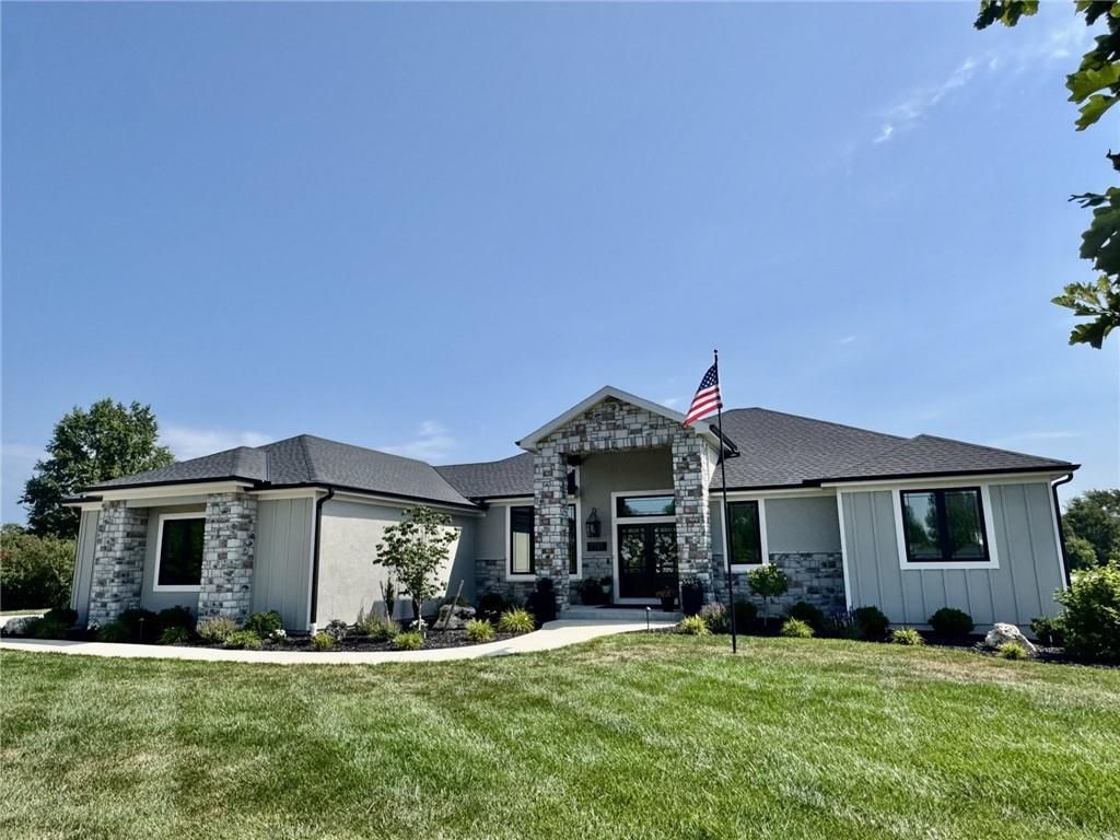 7555 NW Fawn Circle, Parkville, MO 64152 Main Photo