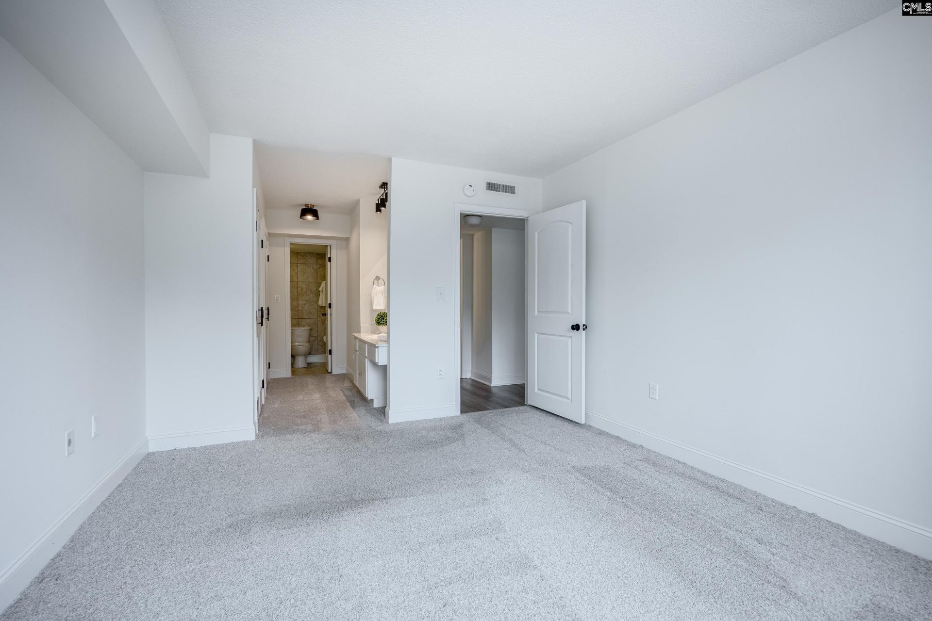 1825 St. Julian Place Photo 24