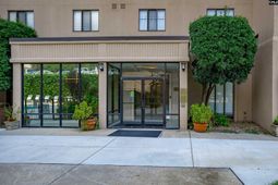 1825 St. Julian Place photo 4