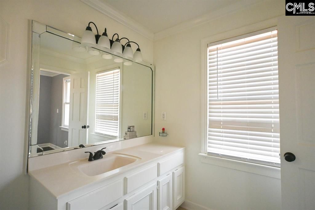 723 Moss Creek Drive  Photo 16