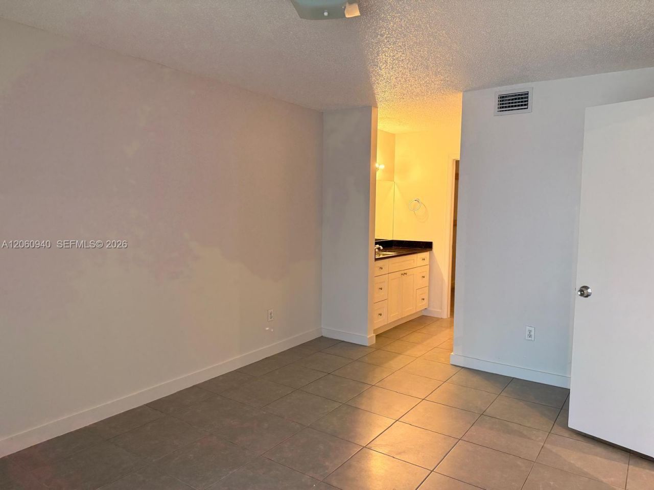 860 NE 209th Ter , Unit 104-33, Miami, FL 33179 Photo
