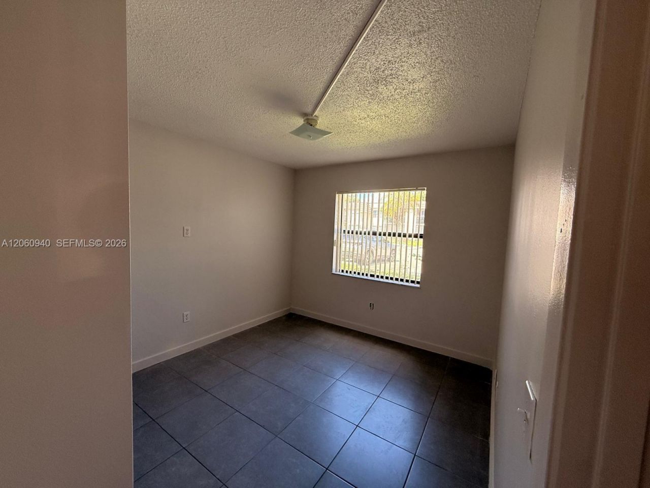 860 NE 209th Ter , Unit 104-33, Miami, FL 33179 Photo