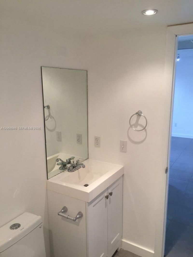 860 NE 209th Ter , Unit 104-33, Miami, FL 33179 Photo
