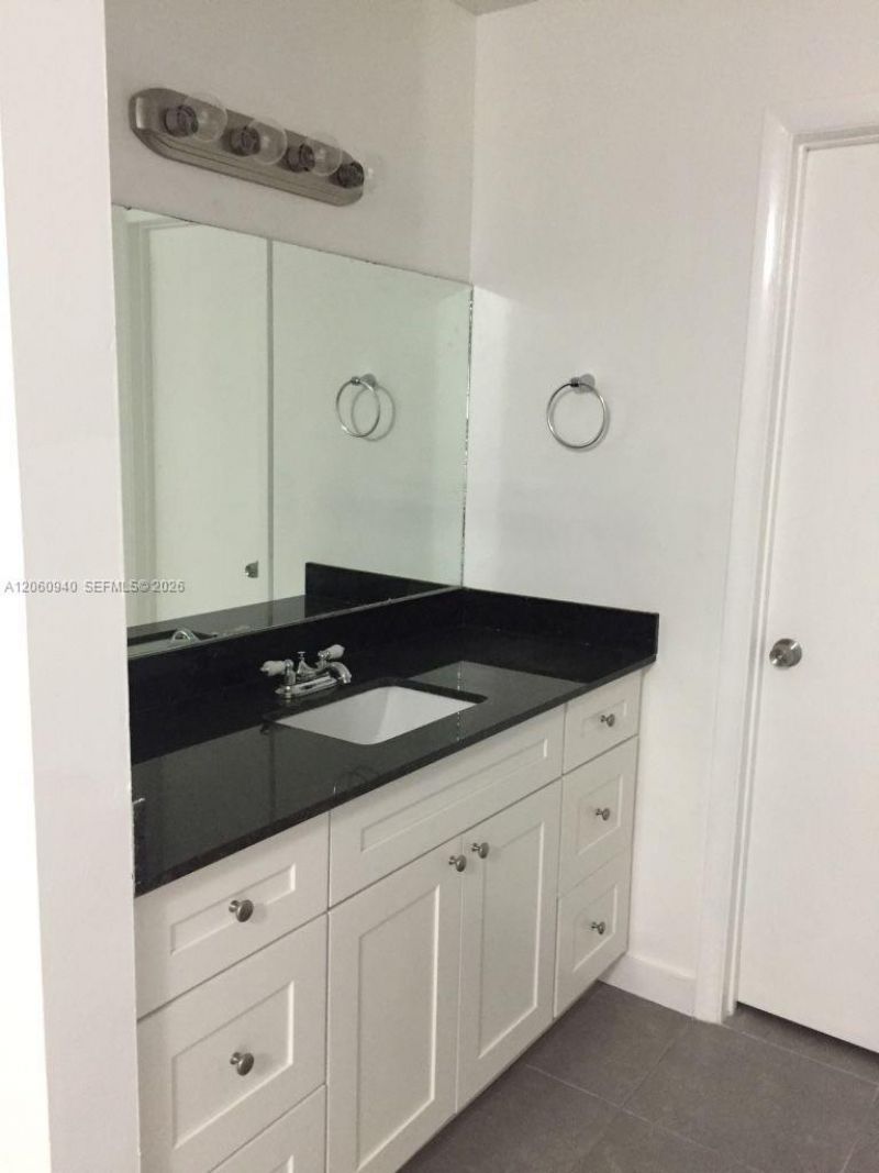 860 NE 209th Ter , Unit 104-33, Miami, FL 33179 Photo