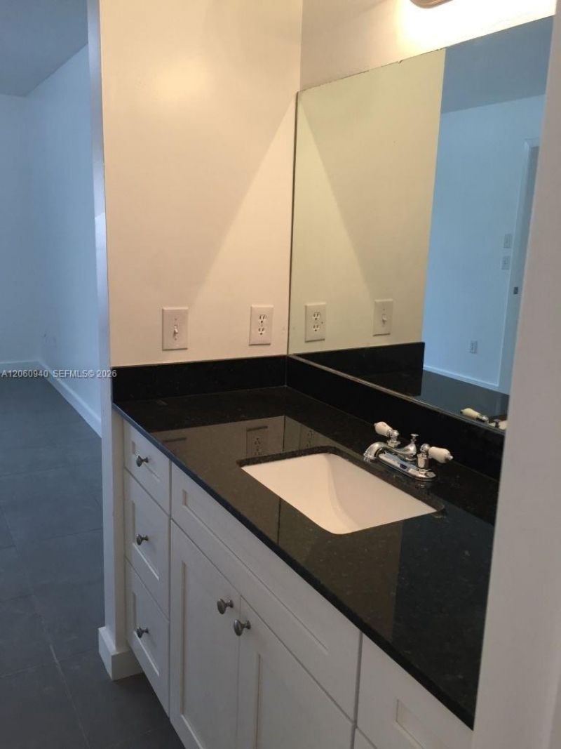 860 NE 209th Ter , Unit 104-33, Miami, FL 33179 Photo