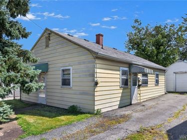 93 Hillcrest Road , Tonawanda, NY 14150