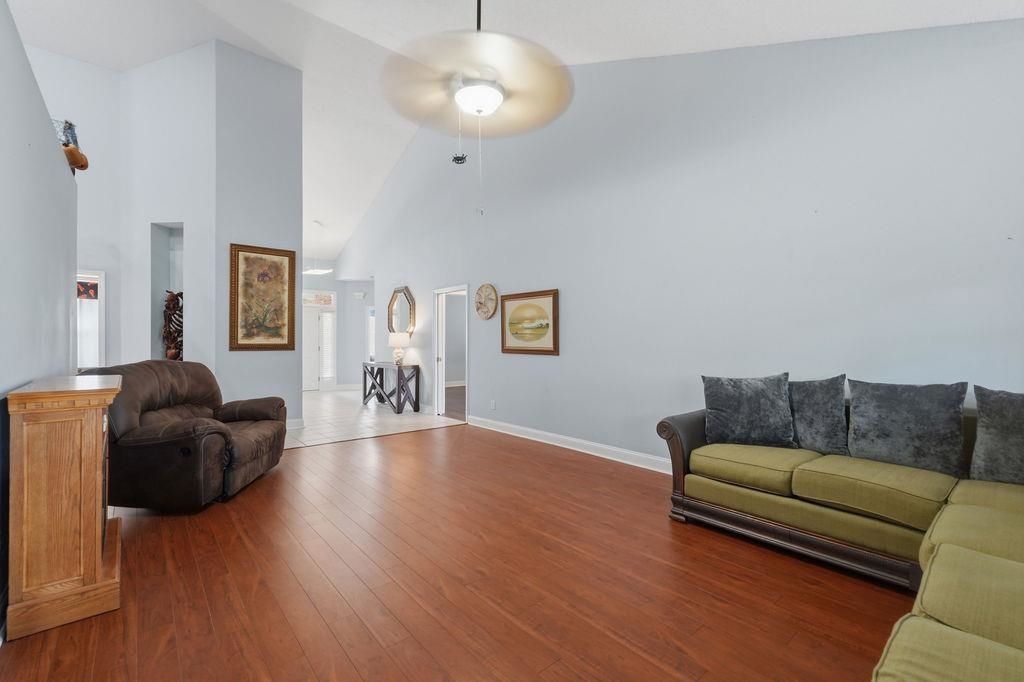 4889 Westwind Dr. Photo 11
