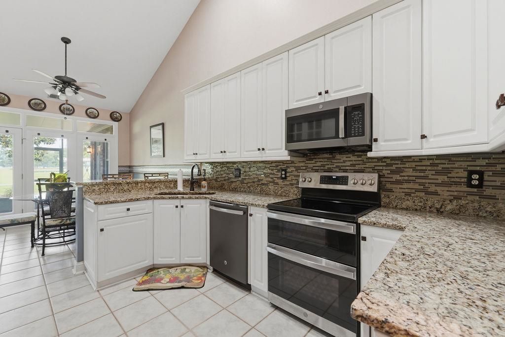 4889 Westwind Dr. Photo 14