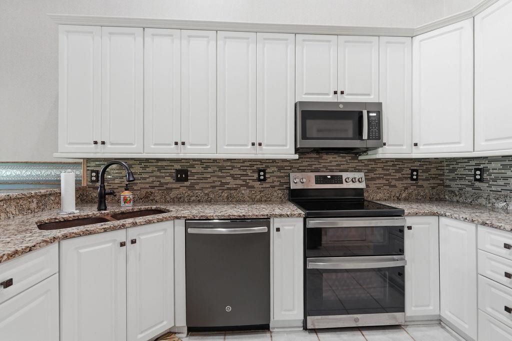4889 Westwind Dr. Photo 16