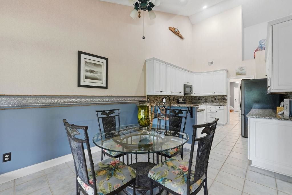 4889 Westwind Dr. Photo 18