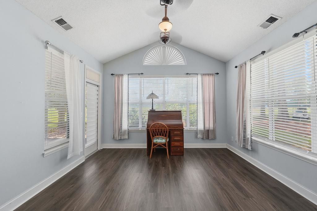 4889 Westwind Dr. Photo 25