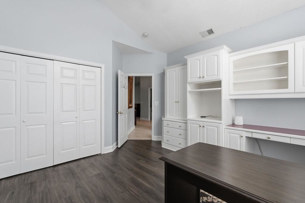 4889 Westwind Dr. Photo 9