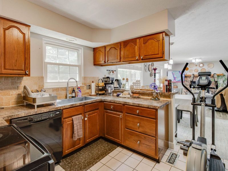10175 Forestedge Lane, Miamisburg, OH 45342 Photo 7