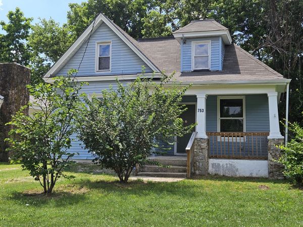753 N Brown Avenue , Springfield, MO 65802