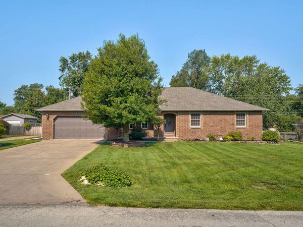 311 N Estes Street , Nixa, MO 65714