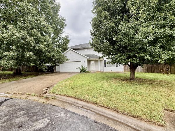 2955 W Knob Hill Street, Springfield, MO 65810