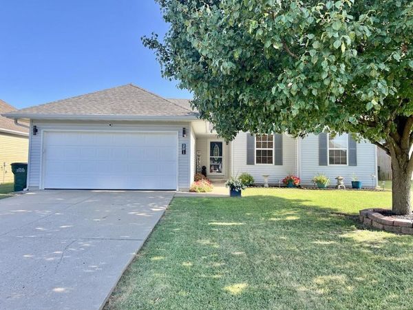201 Prairie Lane , Monett, MO 65708