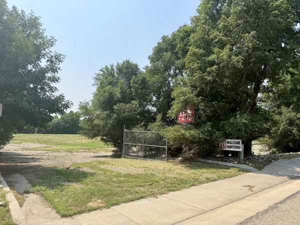 815 E Wells Avenue, Pierre, SD 57501