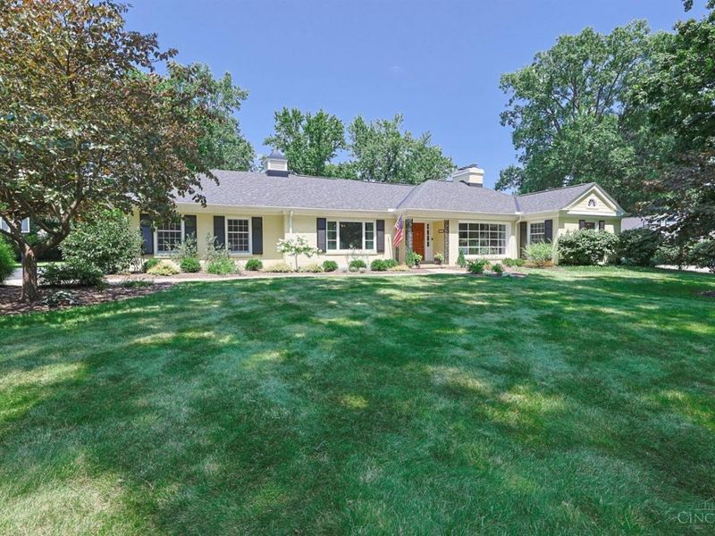 6780 Camaridge Lane, Indian Hill, OH 45243 Photo 1