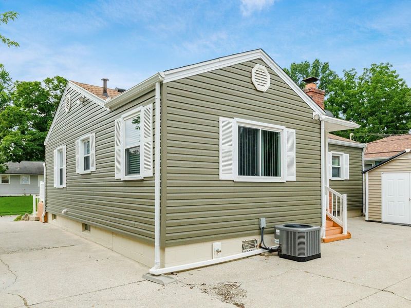 1834 E Beaumont Road , Columbus, OH 43224 Photo 16