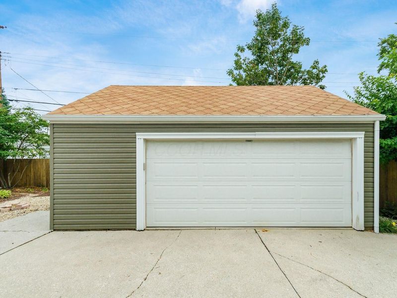 1834 E Beaumont Road , Columbus, OH 43224 Photo 7