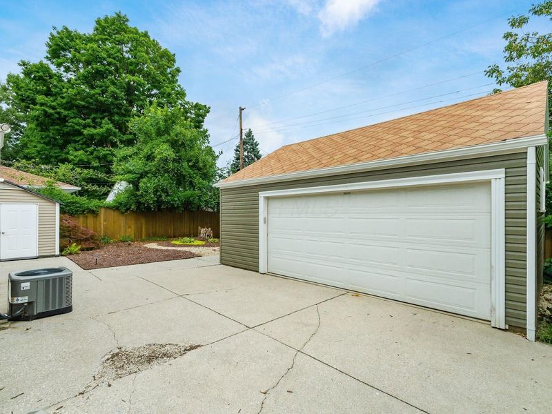 1834 E Beaumont Road , Columbus, OH 43224 Photo 8