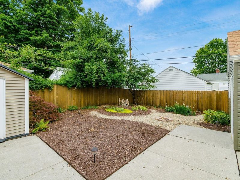 1834 E Beaumont Road , Columbus, OH 43224 Photo 9