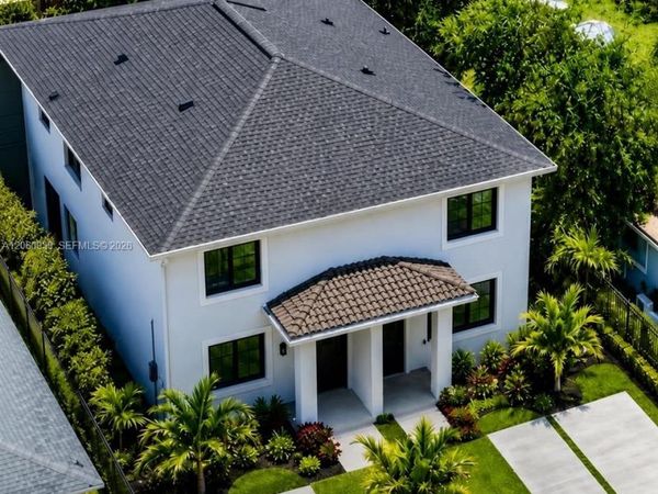 7801 NW 2nd Ct , Miami, FL 33150