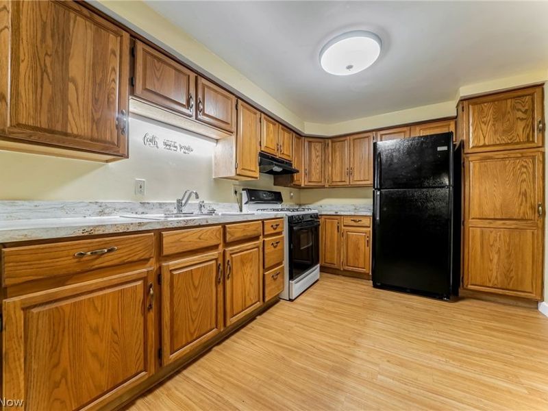 402 W 28th Street , Lorain, OH 44055 Photo 13