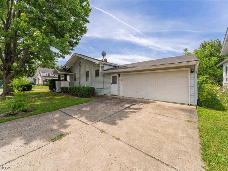 402 W 28th Street , Lorain, OH 44055 Photo 2