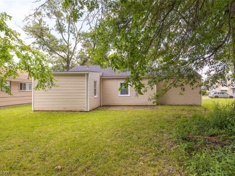 12215 Guardian Boulevard , Cleveland, OH 44135 Photo 19