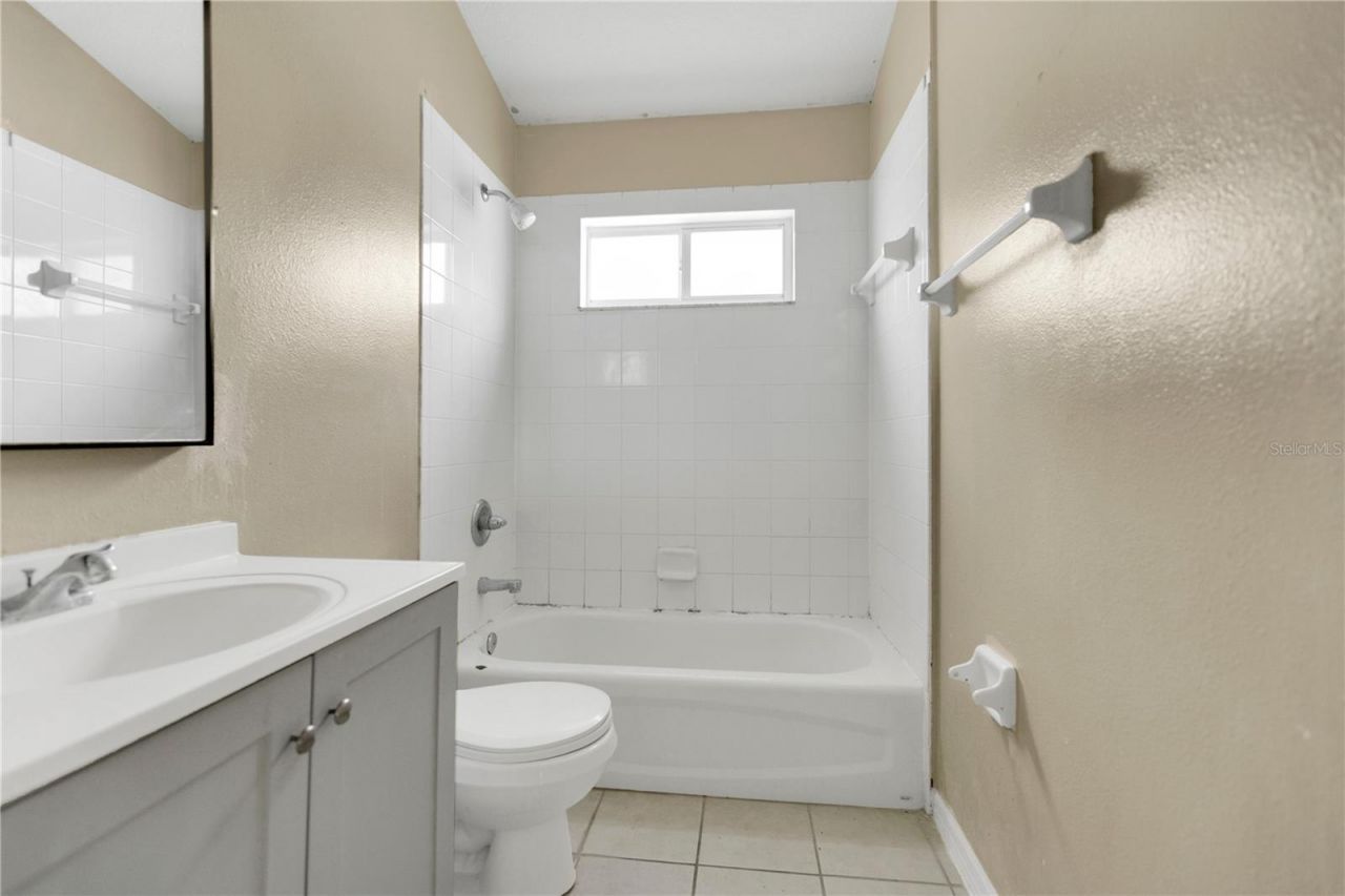 1422 Lake Shore Ranch Drive, Seffner, FL 33584 Photo