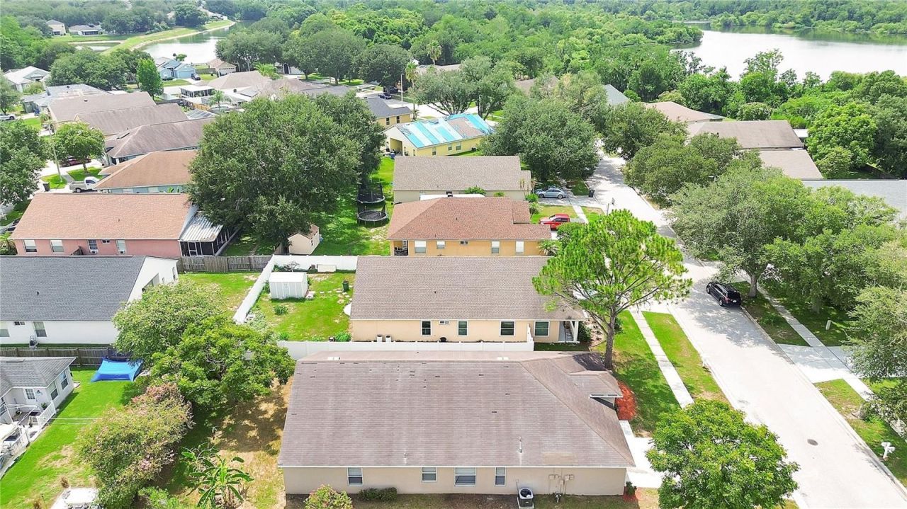 1422 Lake Shore Ranch Drive, Seffner, FL 33584 Photo